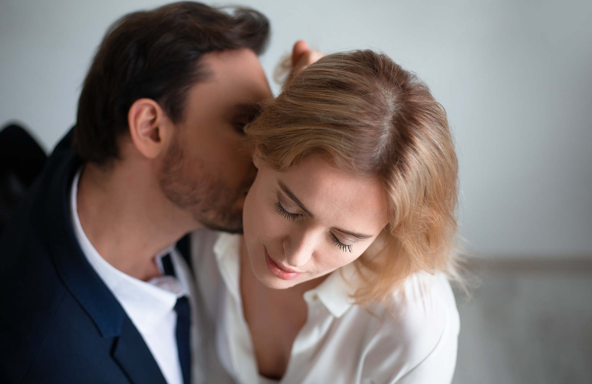 Escorts in Hamburg – diskreter Moment zwischen Mann und Frau